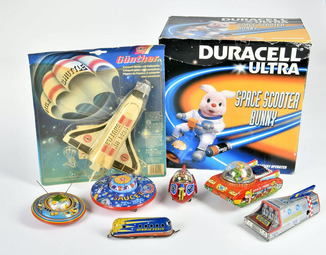 Konvolut Space Toys (1 of 1)