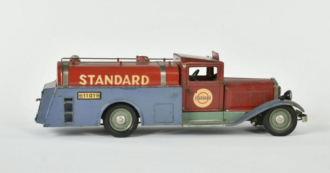 Marklin, Baukasten Tankwagen (1 of 3)