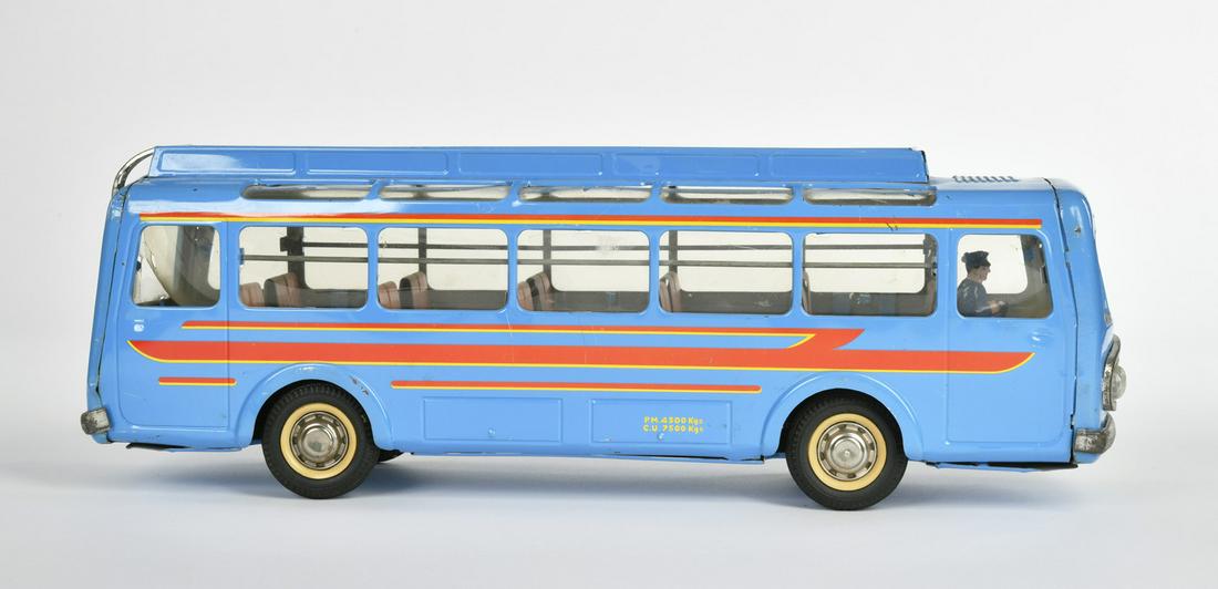 Joustra, Bus (1 of 3)