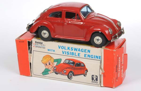 Bandai: English: Bandai, VW Beetle, Japan, tin, battery drive ok, original box condition 1-, bend on roof, otherwise very good Deutsch: Bandai, VW Käfer, Japan, 20 cm, Blech, Elektroantrieb ok, Okt Z 1-, Kni