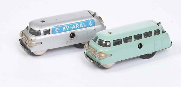 Schuco: English: Schuco, Varianto Bus + Aral, US Zone Germany, W.-Germany, tin, windup ok, paint damage, condition 2- Deutsch: Schuco, Varianto Bus + Aral, US Zone Germany, W.-Germany, 11 cm, Blech, Uhrwerk o