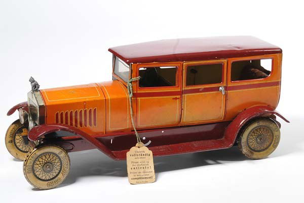 Tipp&Co: English: Tipp&Co, Sedan Car, Germany prewar, tin, windup ok, damage to paint on front fender, with original sign, very good original condition Deutsch: Tipp&Co, Limousine, Germany VK, Blech, Uhrwerk o