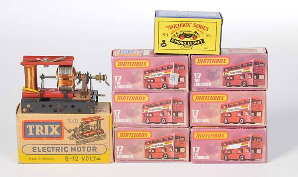 Matchbox: English: Matchbox/Trix, 2 Model Cars + Trix Motor, original box condition 1, condition 1 Deutsch: Matchbox/Trix, 6-9 cm, 7 Modellautos + Trix Motor, Okt Z 1, Z 1, (3512)