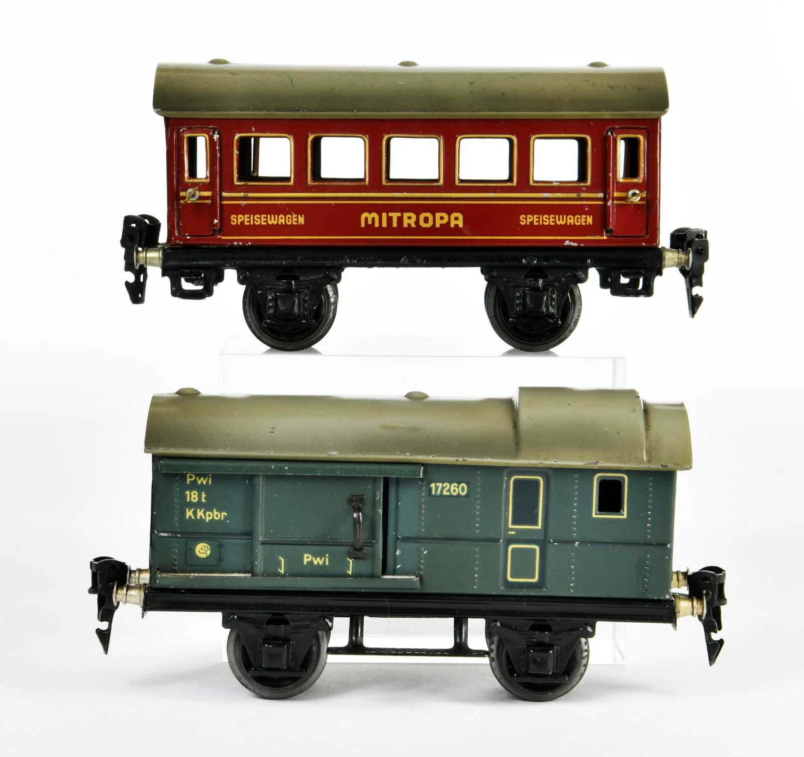 Marklin, Mitropa Speisewagen + Gepackwagen (1 of 3)