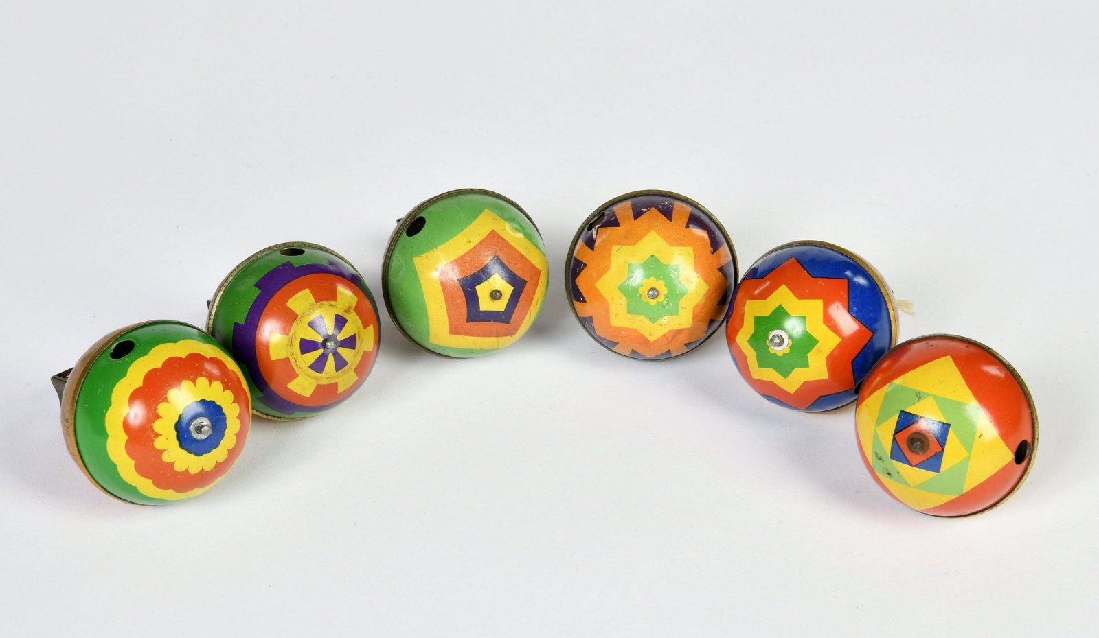 Lehmann, 6 Kreisel (1 of 2)