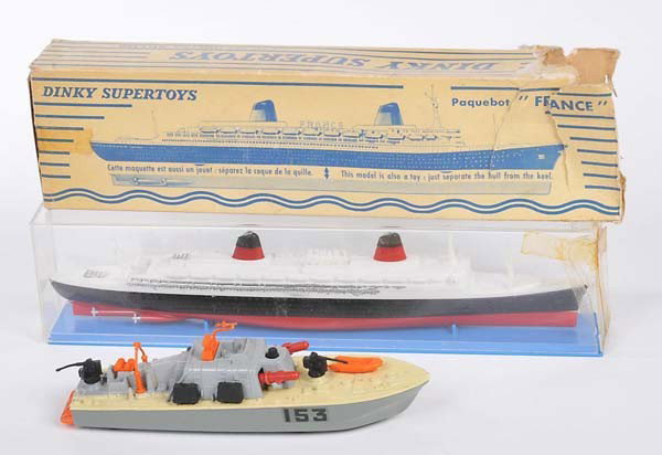 Dinky Toys: English: Dinky Toys, 2 Boats "France", "Patrouillenboot", England/France, diecast, original box condition 4+, condition 1/1- Deutsch: Dinky Toys, 2 Boote "France", "Patrouillenboot", 17+26 cm, England