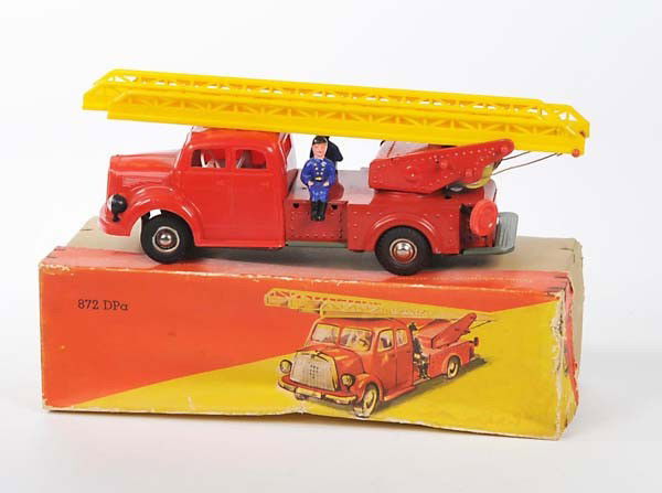 Guenthermann: English: Guenthermann, Fire Service, W.-Germany, mixed material, friction ok, original box condition 2, condition 2 Deutsch: Günthermann, Feuerwehr, W.-Germany, 31,5 cm, Gemischtbauweise, Friktion ok