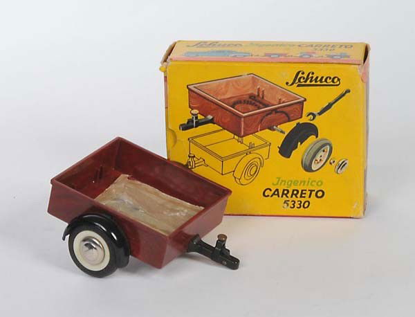 Schuco: English: Schuco, Caretto Trailer, US Zone Germany, plastic, original box condition 1-, condition 1 Deutsch: Schuco, Carreto Anhänger, US Zone Germany, 11,5 cm, Kunststoff, Okt 1-, Z 1, (279)