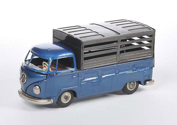 Bandai: English: Bandai, VW Bus with Caste Build-up, Japan, tin, friction slightly hard-steering, minimal paint damages, 1 little dent in roof, otherwise good, condition 1-2 Deutsch: Bandai, VW Bus mit Kasten