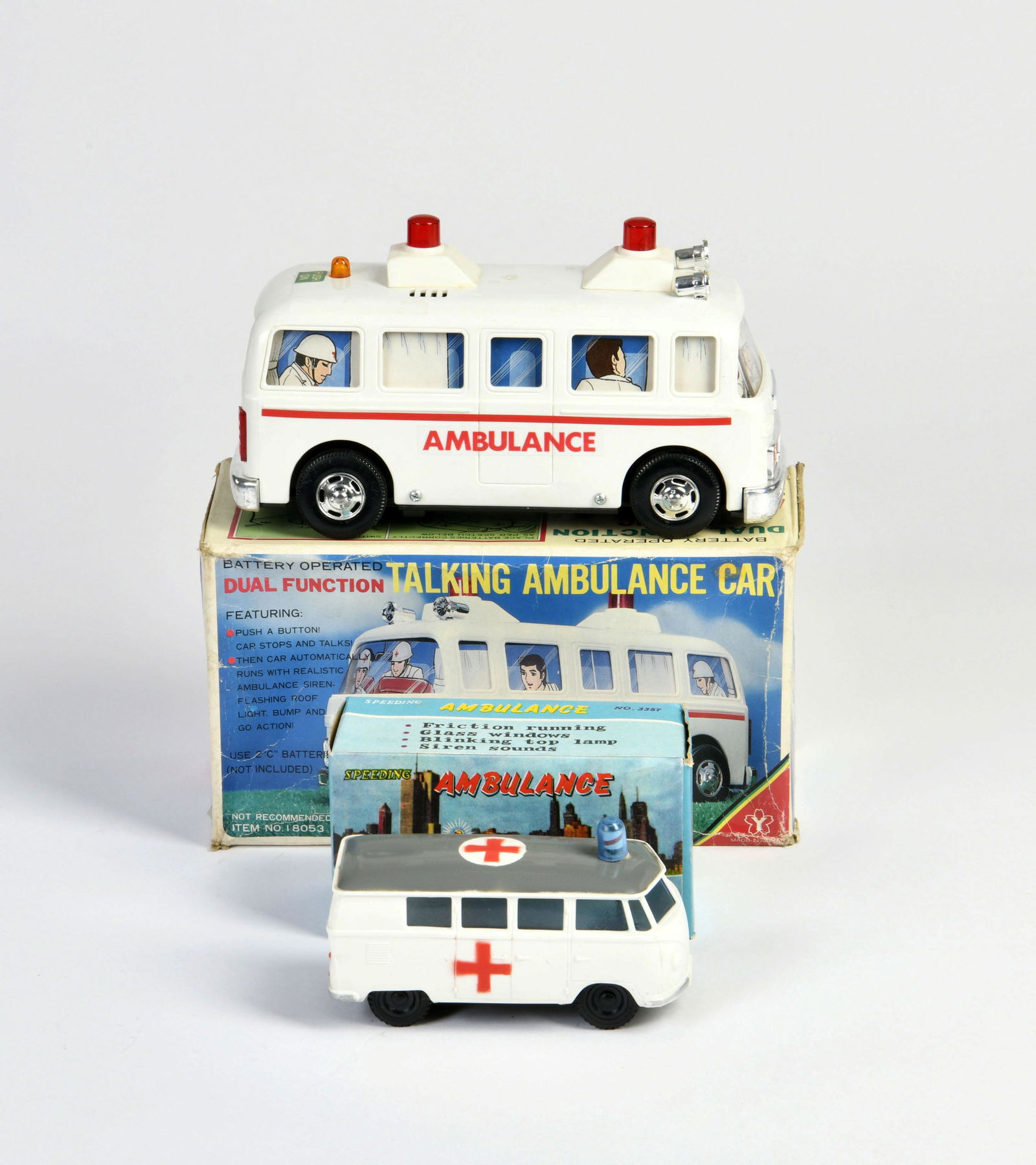Yonezawa & Ok, 2x Ambulance (1 of 1)