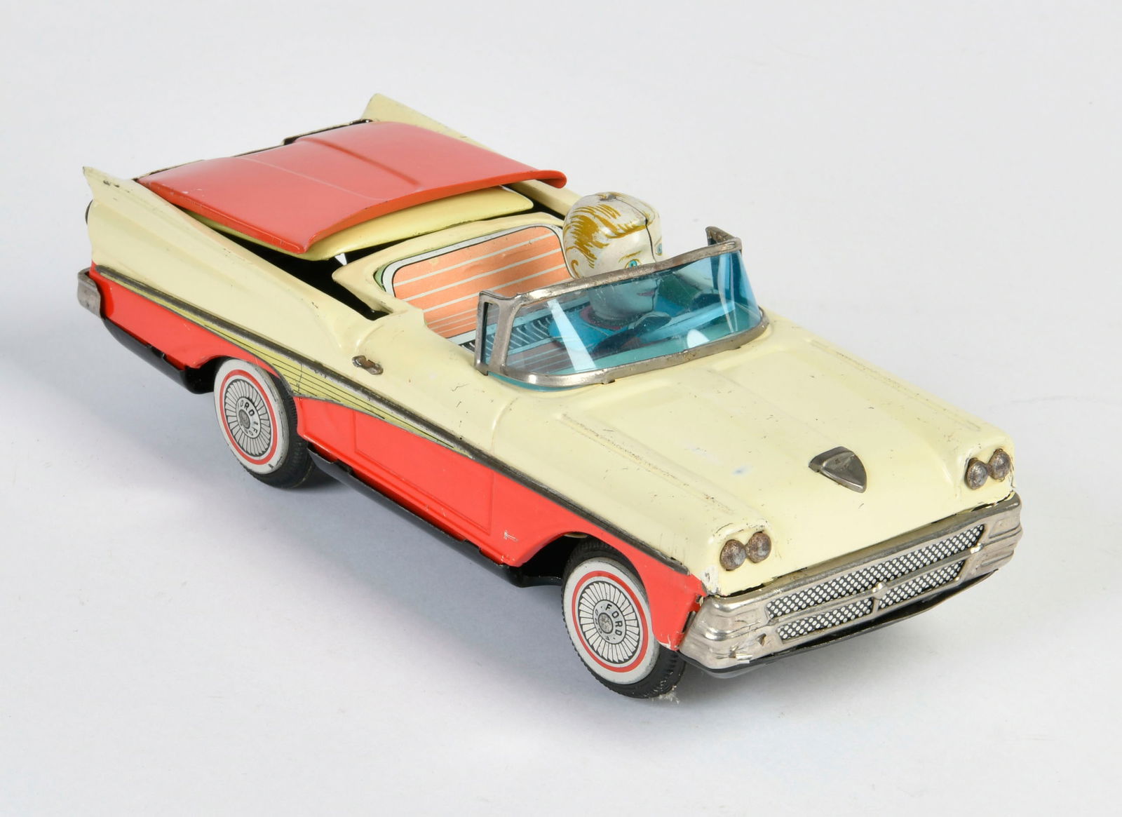 Kosuge, Ford Skyliner mit ausfahrbarem Dach (1 of 3)