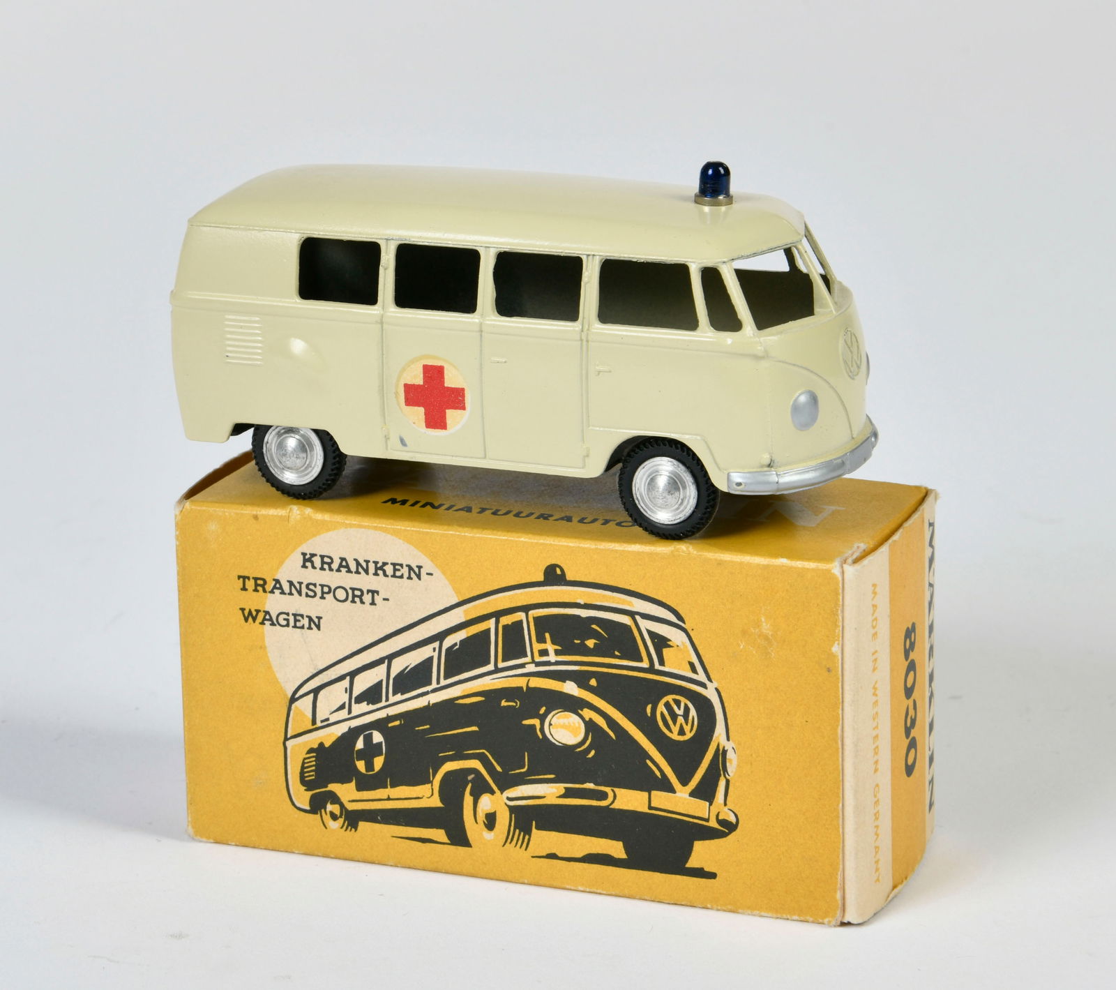 Marklin, VW Bus Krankenwagen (1 of 2)