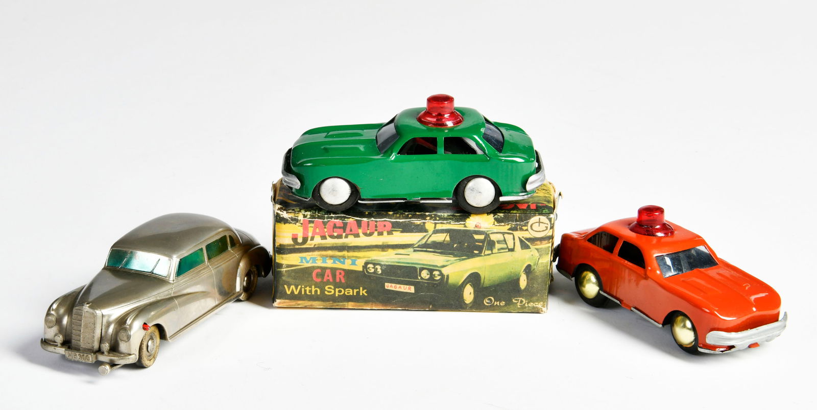 Globe Metal Industries Delhi, 2x Jaguar + Prameta, Mercedes (1 of 1)