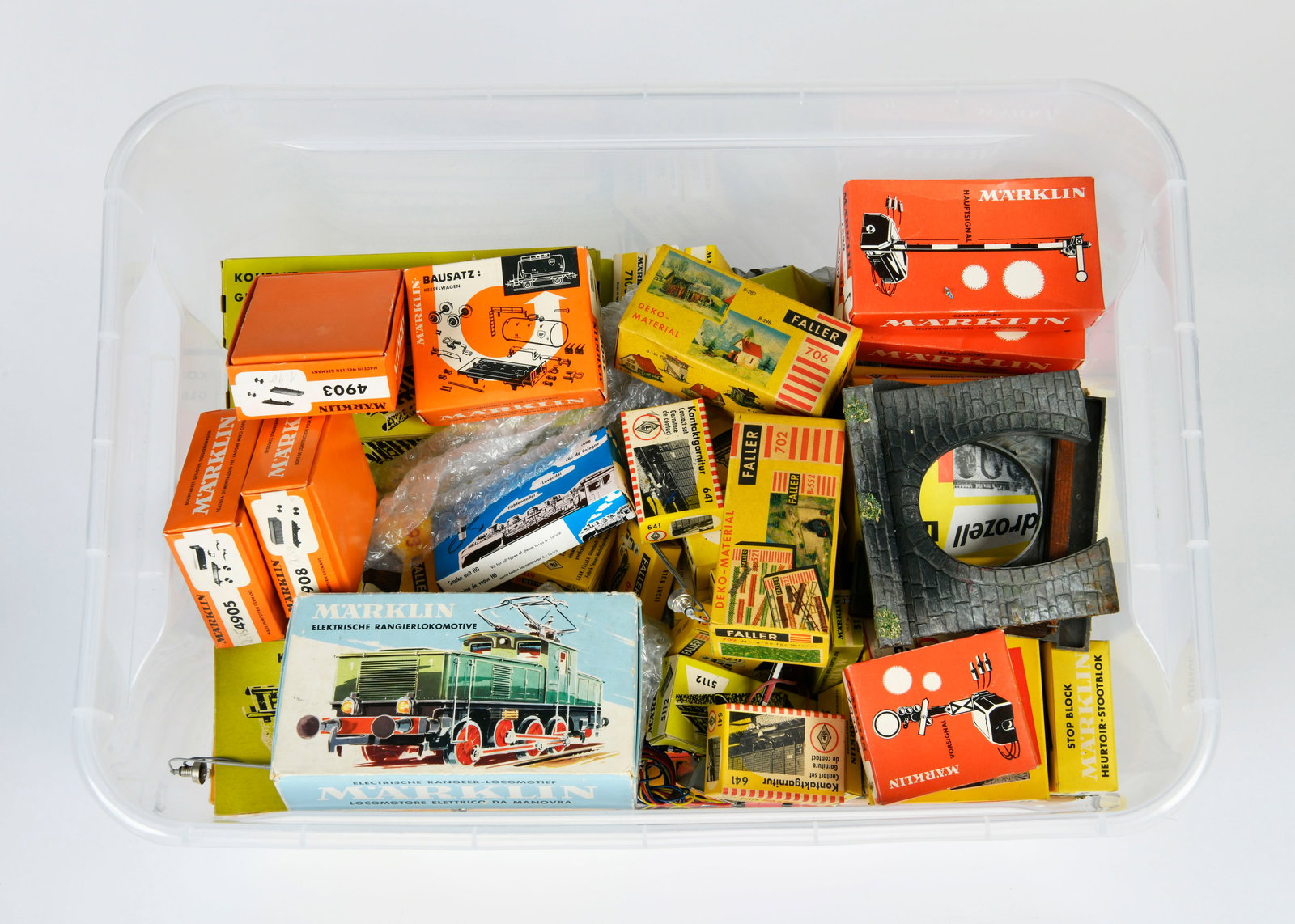 Marklin, Lok 3001, div. Wagen, Schienen und Zubehor: Marklin, Lok 3001, div. Wagen, Schienen und Zubehor, H0, sehr umfangreich, bitte besichtigen