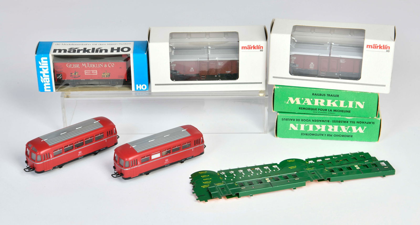 Marklin, 16 Stanzbleche 327, 5 H0 Wagen (1 of 1)