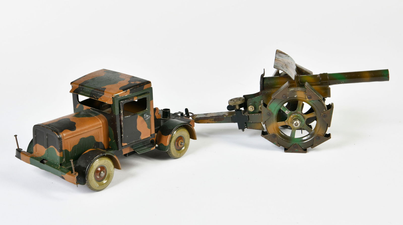 Tippco, Schlepper mit Geschutz (1 of 2)