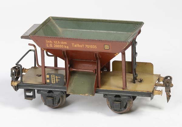 Maerklin: English: Maerklin, Ballast Wagon, gauge 0, Germany, minimal paint damage, condition 1-2 Deutsch: Märklin, Schotterwagen, Spur 0, 16,5cm, Germany, min. Lackmängel, Z 1-2, (2133)