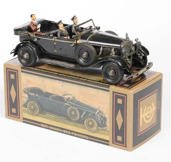 Tipp&Co: English: Tipp&Co, Mercedes and 3 Figures, Germany prewar, tin, windup ok, reprobox, age-related paint damage, otherwise good condition, 1 replica figure Deutsch: Tipp&Co, Mercedes mit 3 Figuren, 24 cm