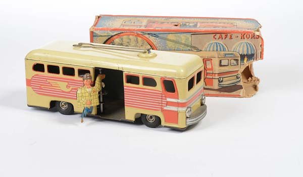 Guenthermann: English: Guenthermann, Omnibus, tin, windup ok, minimal paint damage, original box condition 3 (one side missing), 1 point at the roof partially repainted, condition 2- Deutsch: Günthermann, Omnibus,