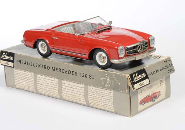 Schuco: English: Schuco, Mercedes 230 SL "Real", minimal paint damage, original box condition 2-3, small dent in the fender (production fault), condition 1- Deutsch: Schuco, Mercedes 230 SL "Real", 27 cm, min