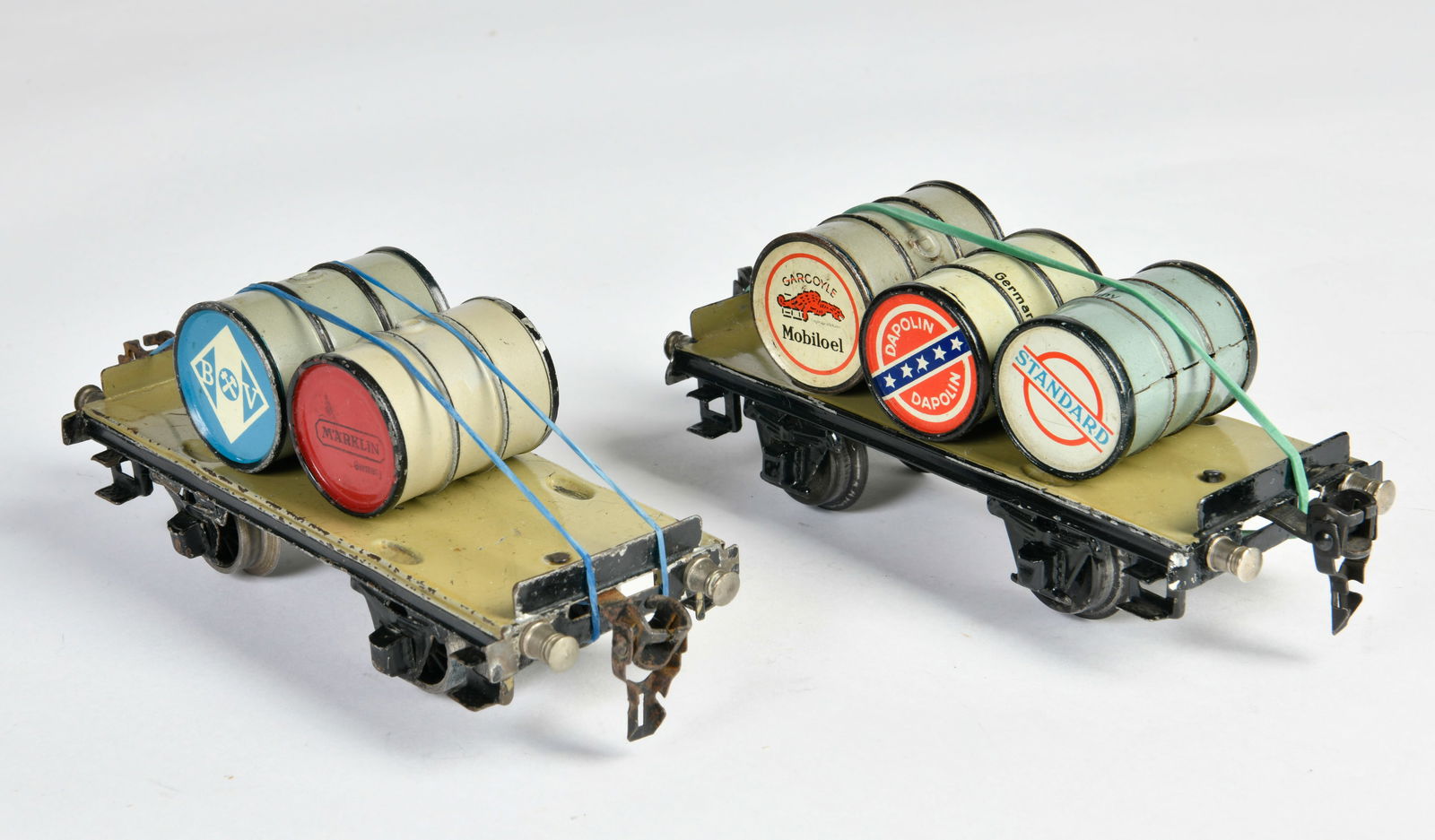 Marklin, 2 Plattformwagen mit 5 Fassern (1 of 1)