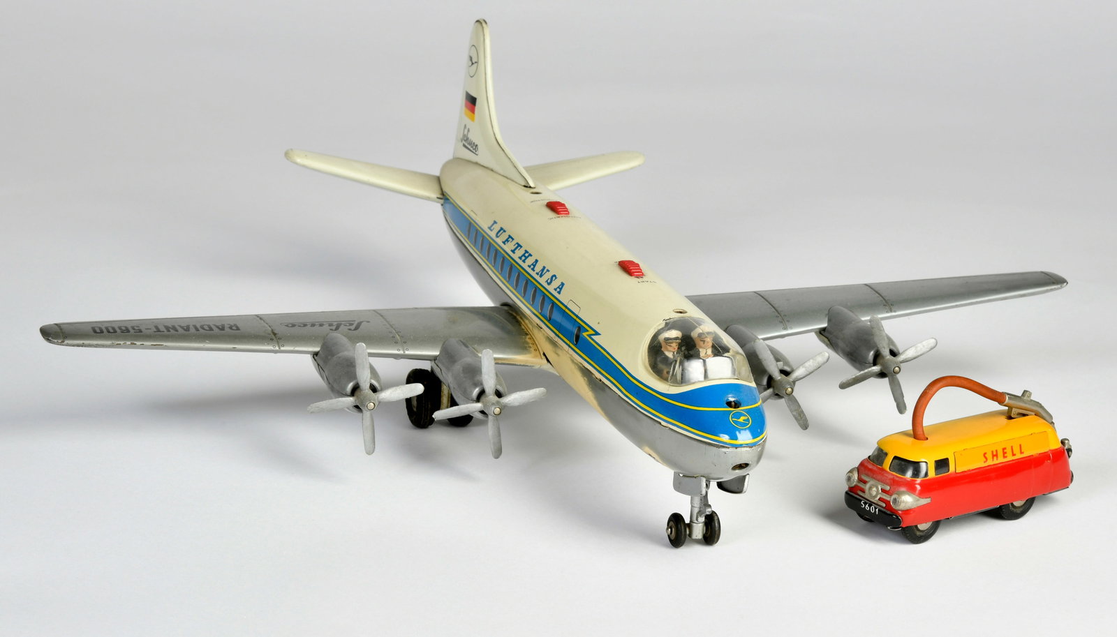 Schuco, Lufthansa Radiant 5600 + Varianto Shell Tanklaster (1 of 3)