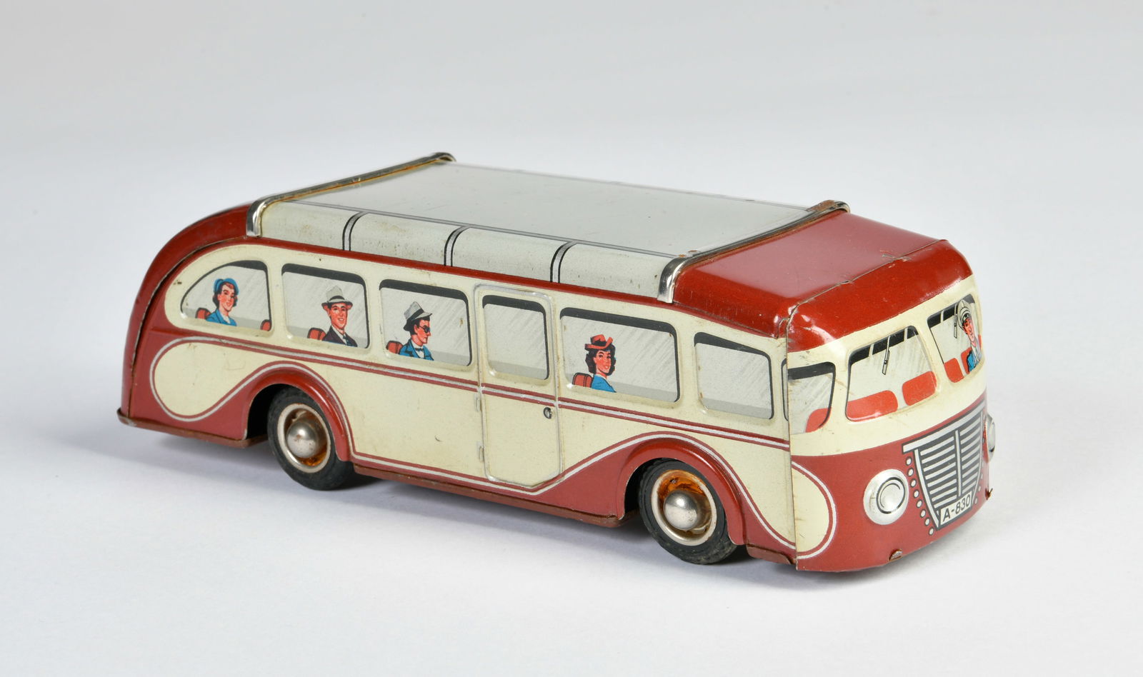 Arnold, Reisebus 830 (1 of 2)