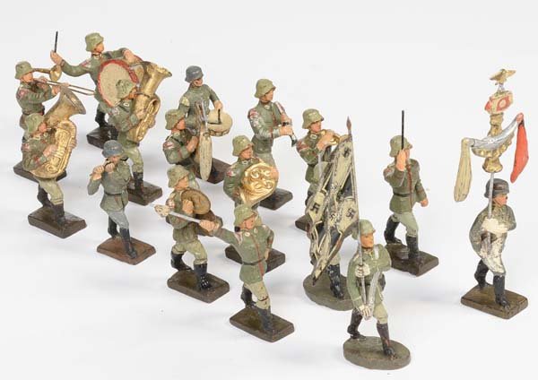 Lineol: English:Lineol, Elastolin, Band with 16 Figures, Germany prewar, composite, standard bearer repaired, otherwise good Deutsch:Lineol, Elastolin, Musik-Kapelle mit 16 Figuren, 7 cm, Germany VK, Masse, S