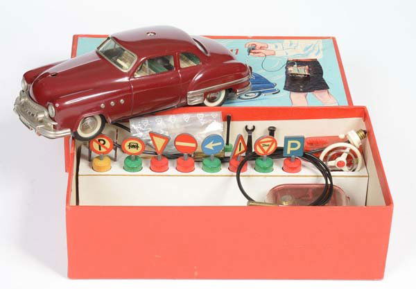 Schuco: English:Schuco, Ingenico, US Zone Germany, minimal paint damage, complete with accessory, original box condition 2, condition 1-2 Deutsch:Schuco, Ingenico, 22 cm, US Zone Germany, min. Lackmängel, Ok