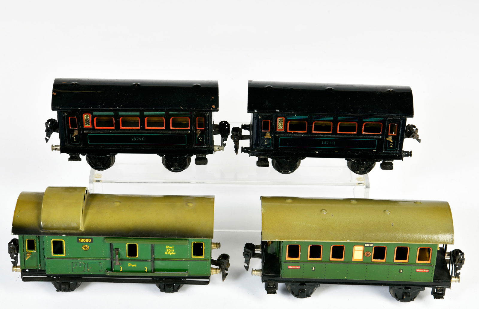 Marklin, 4 Personen- und Gepackwagenwagen (1 of 1)