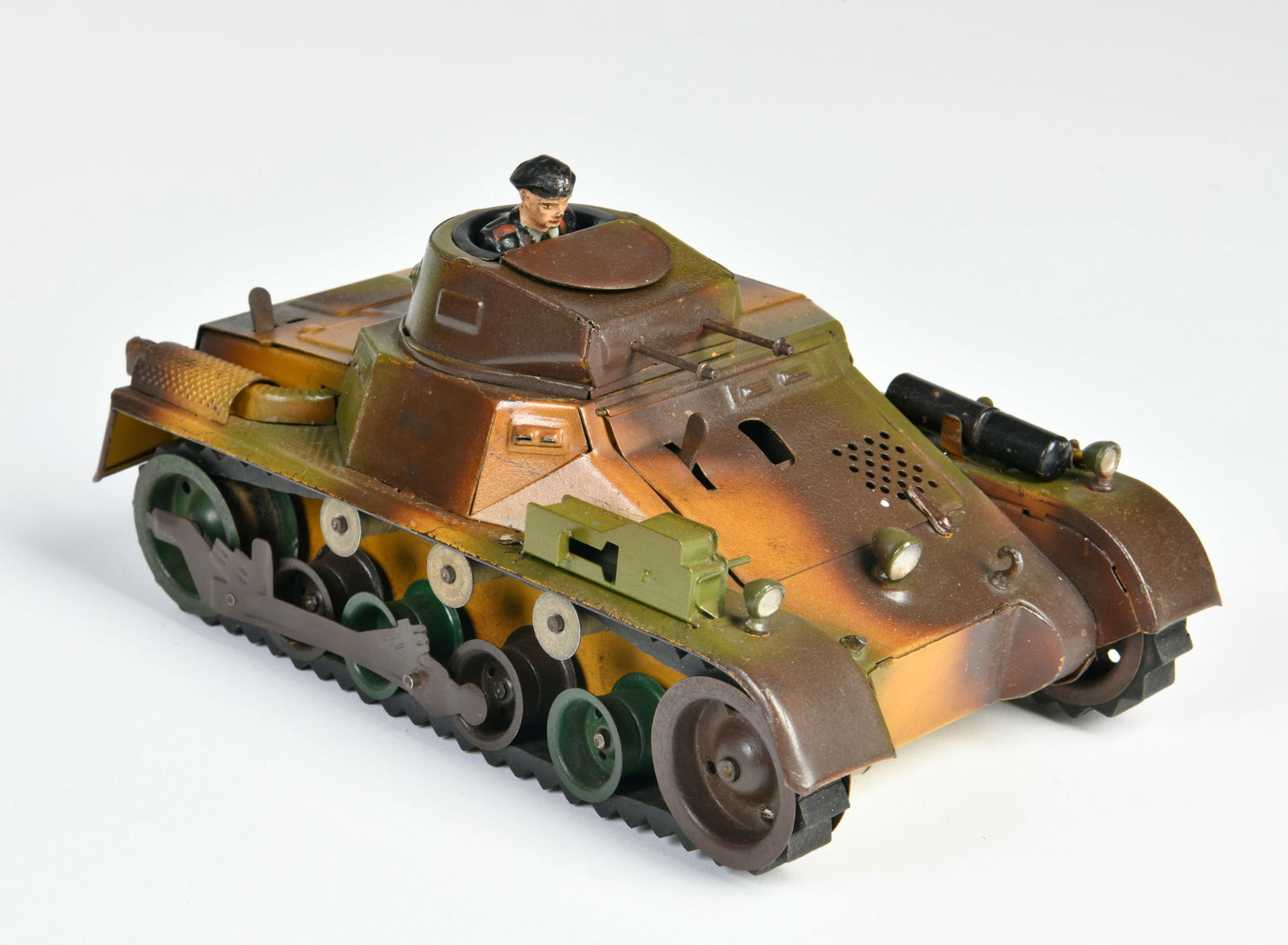 Lineol, Nebeltank (1 of 2)