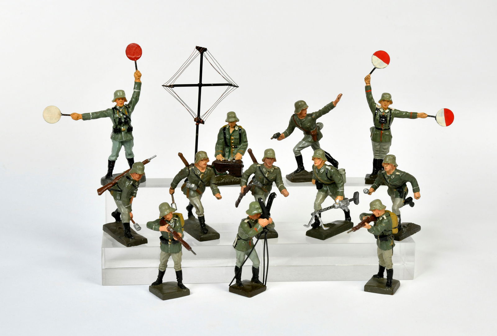 Lineol, Elastolin, Soldaten im Kampfgeschehen (1 of 1)