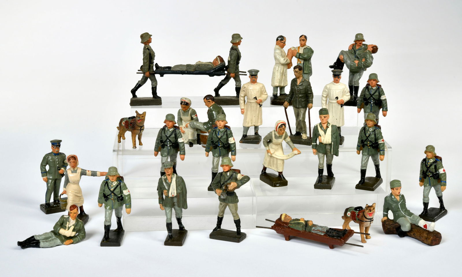 Lineol, Elastolin, Konvolut Sanitatsfiguren (1 of 1)