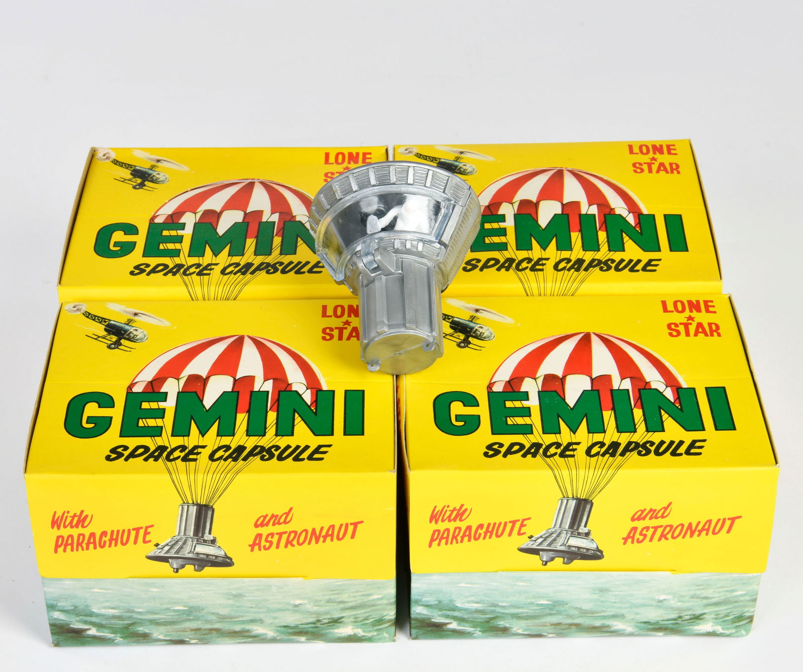 Lonestar, 4x Gemini Space Capsule with parachute and astronaut (1 of 1)