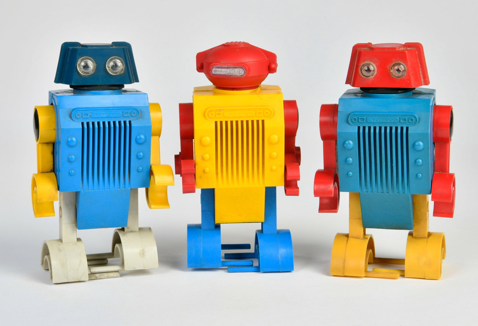 3x Roboter, Romania: 3x Roboter, Romania, 18 cm, Kst, Antrieb defekt, Z 2/2-