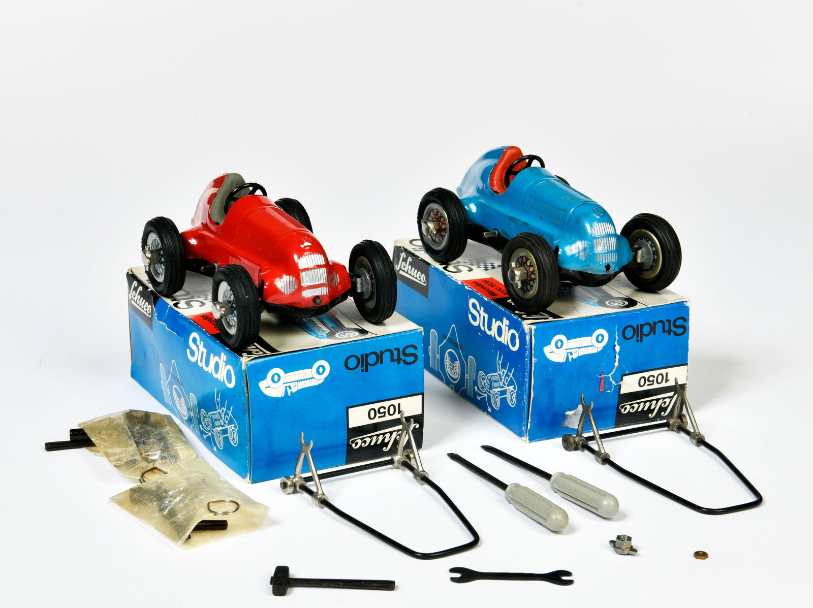 Schuco, 2x Studio Racer 1050 (1 of 1)