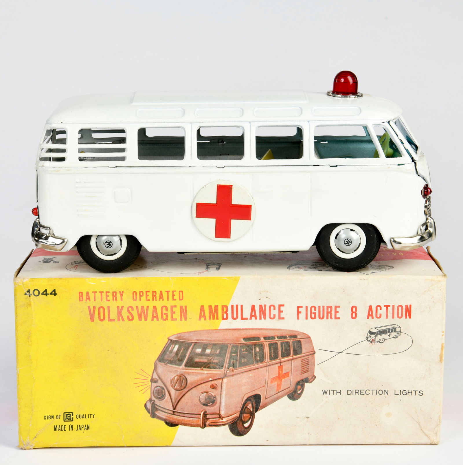 Bandai, VW Bus Ambulanz (1 of 1)