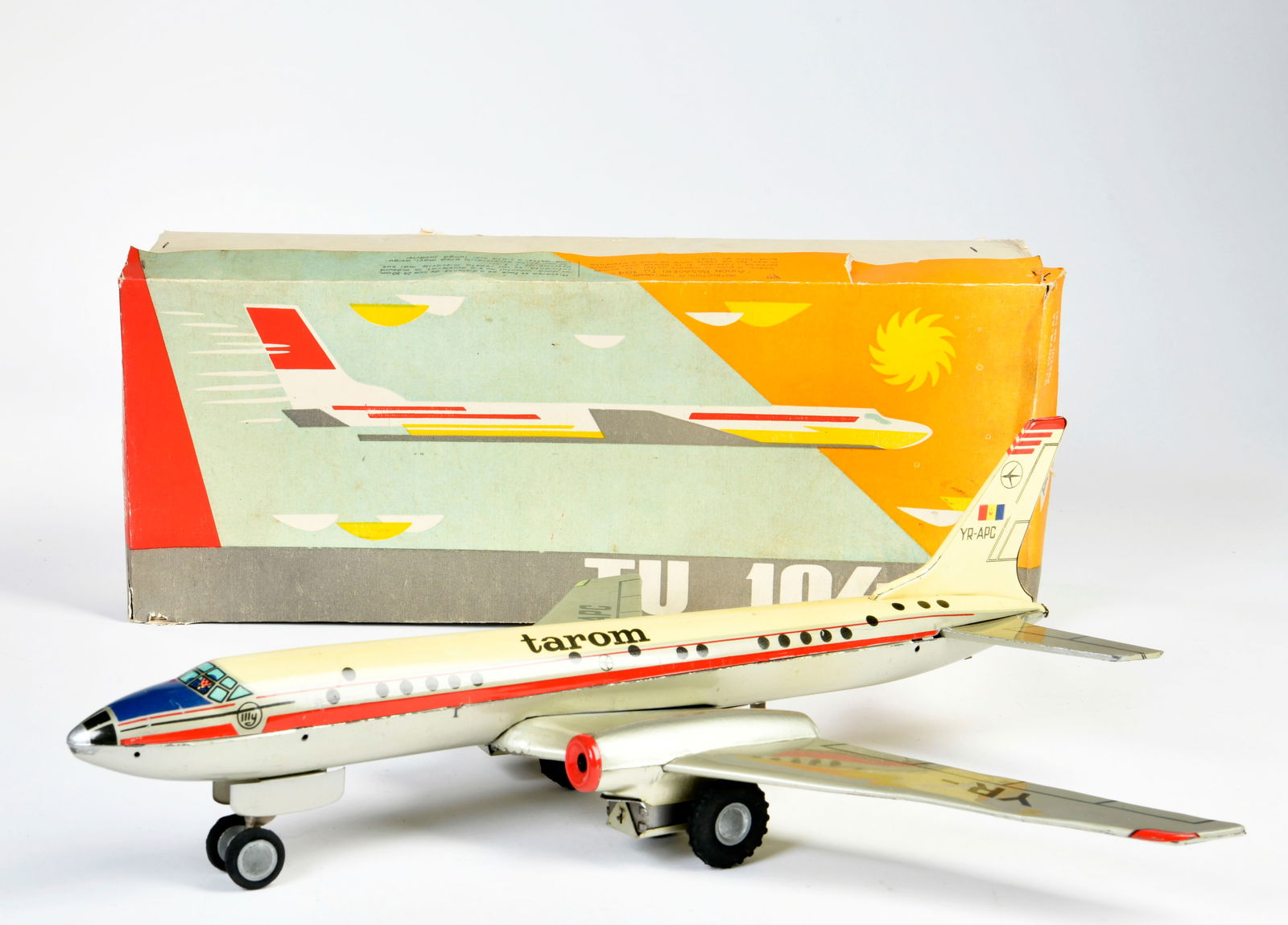 AMT, Flugzeug Tarom (1 of 1)