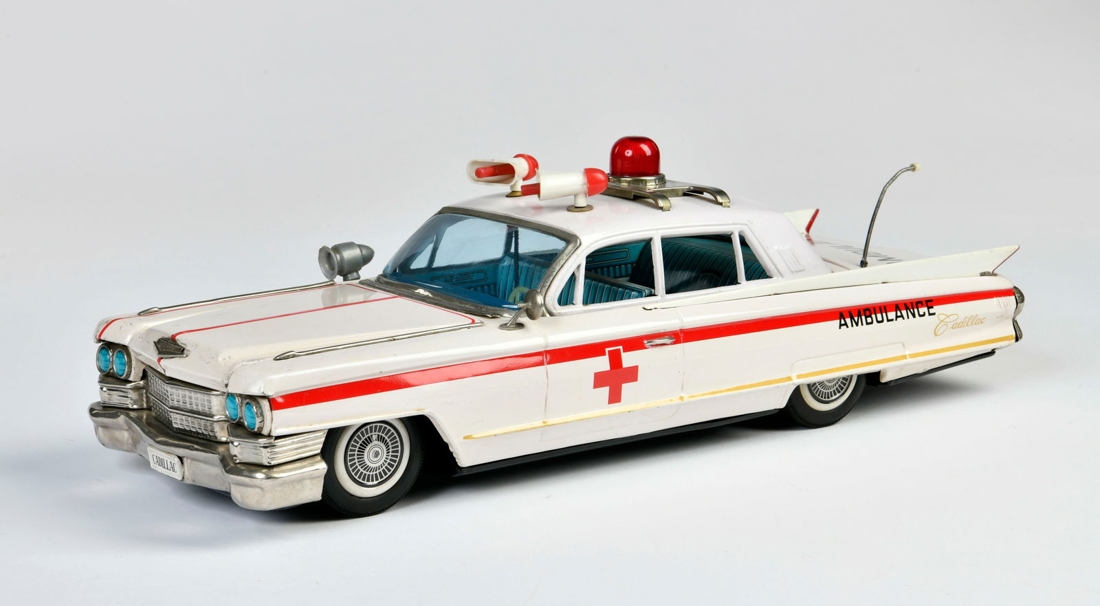 Bandai, Cadillac Ambulance (1 of 3)