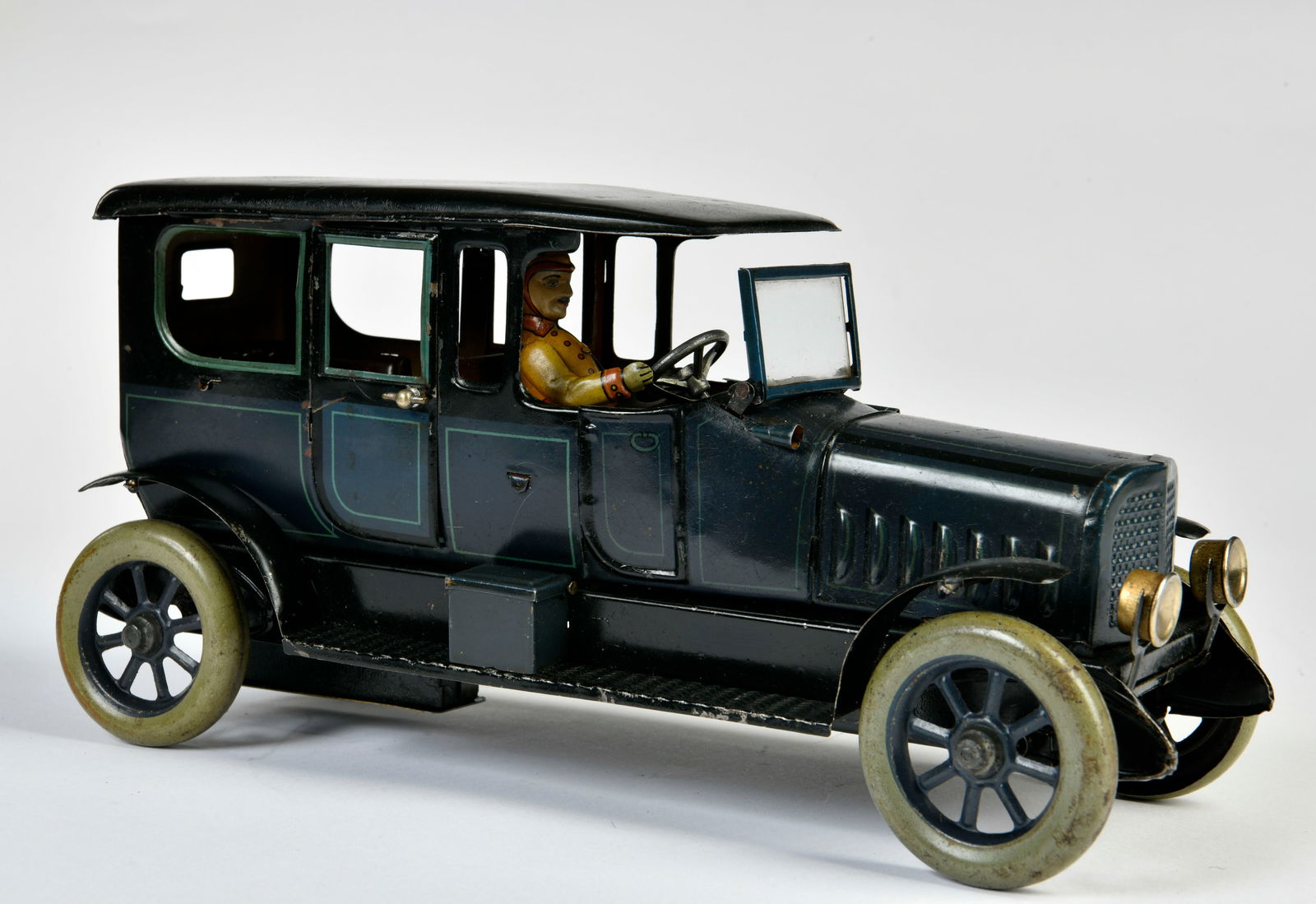 Distler, Limousine (1 of 3)