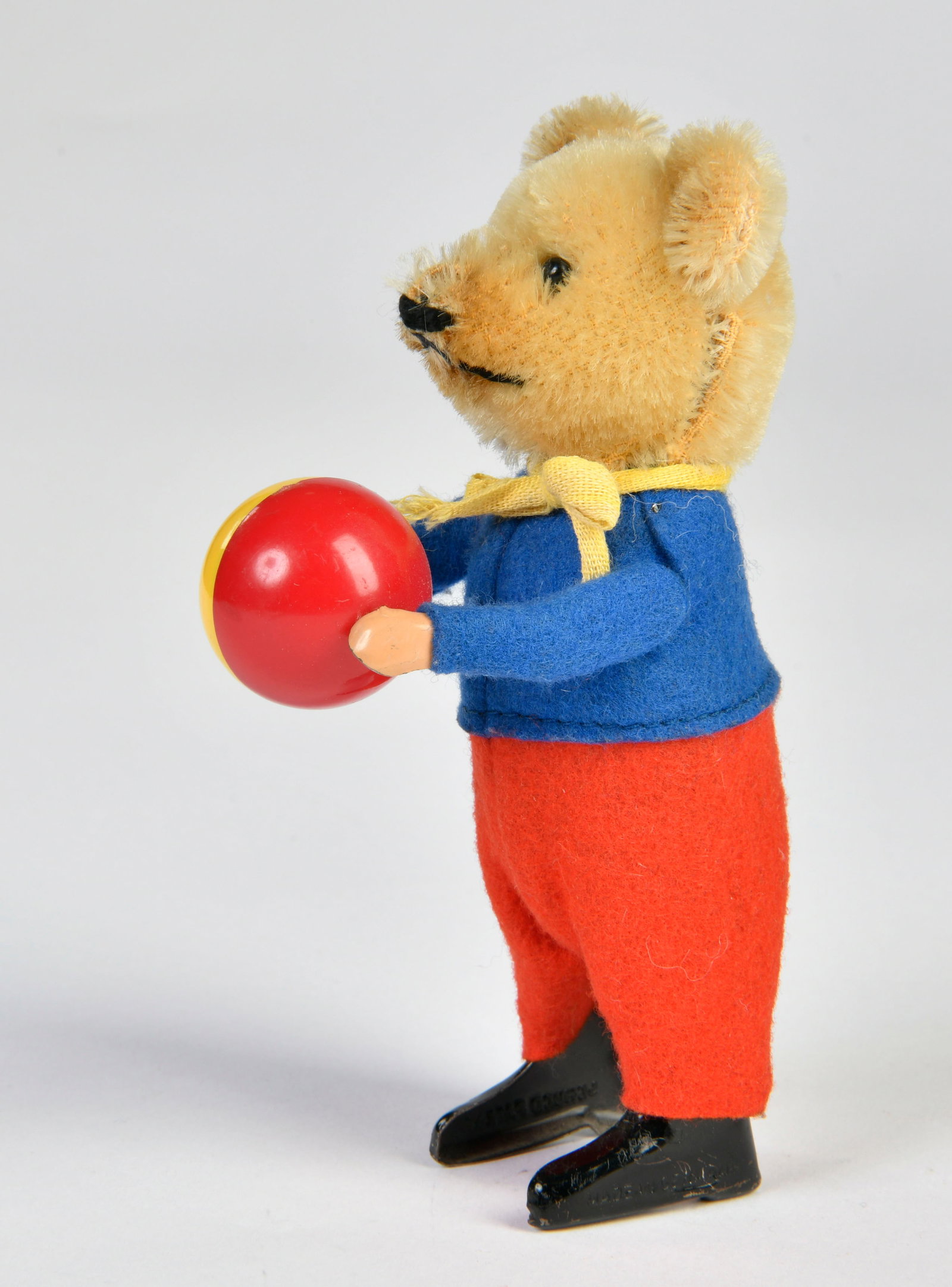 Schuco, Tanzbar mit Ball (1 of 2)