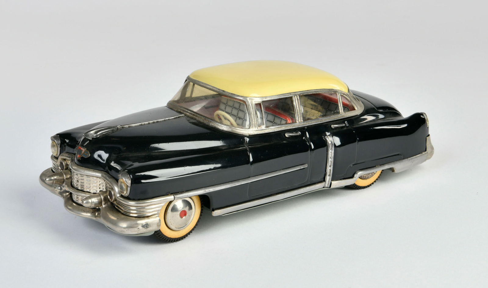 Joustra, Cadillac (1 of 2)