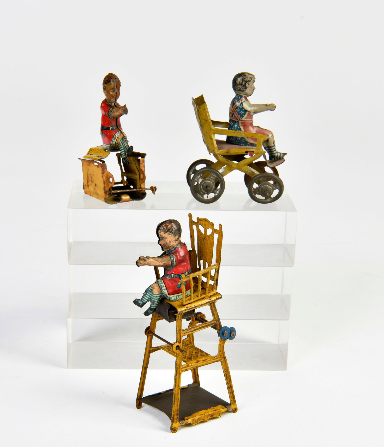 3 Penny Toy Kinder auf Stuhlen (1 of 1)