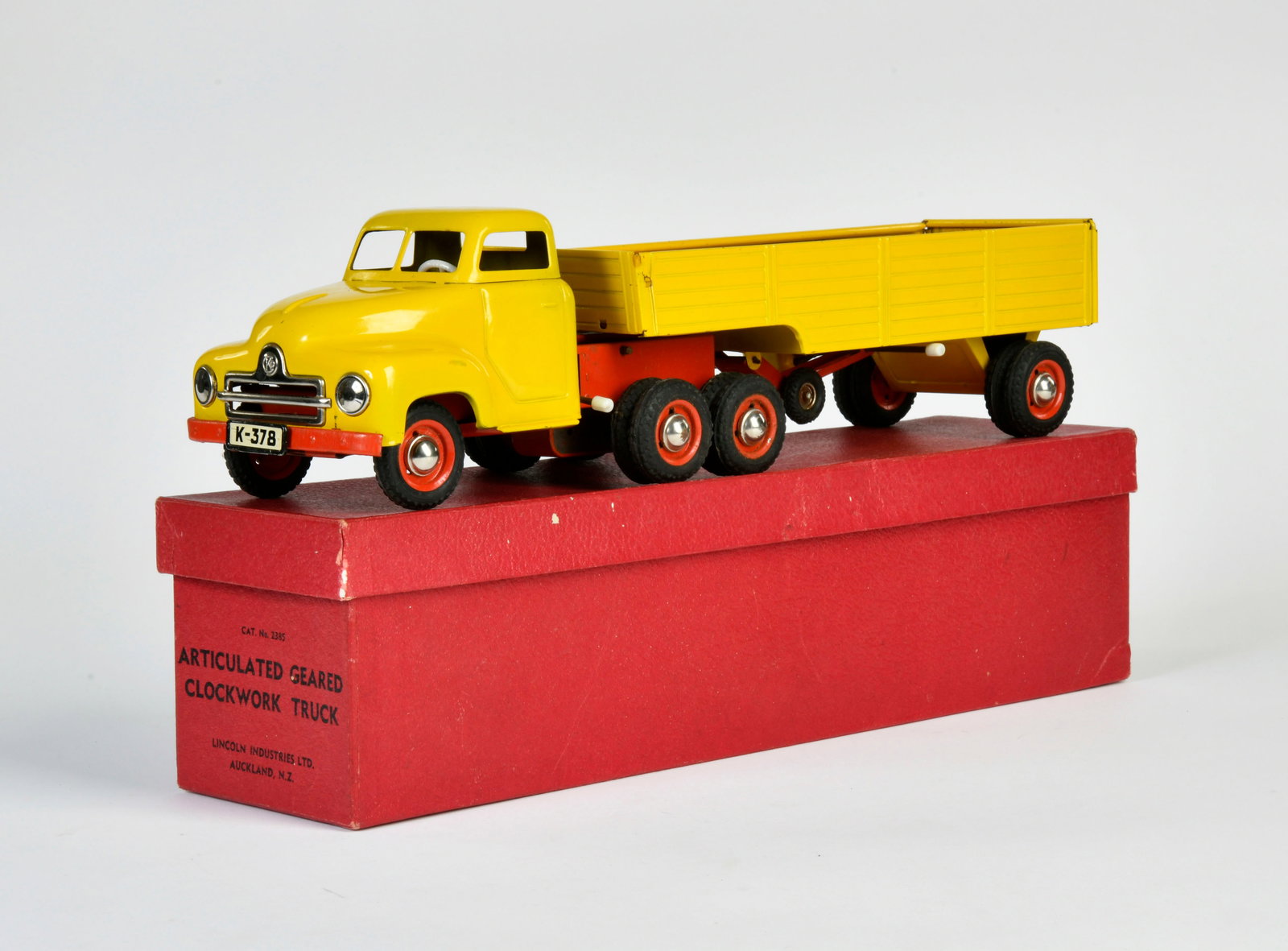 Articulated Geared Clockwork Truck  Neuzealand (1 of 2)