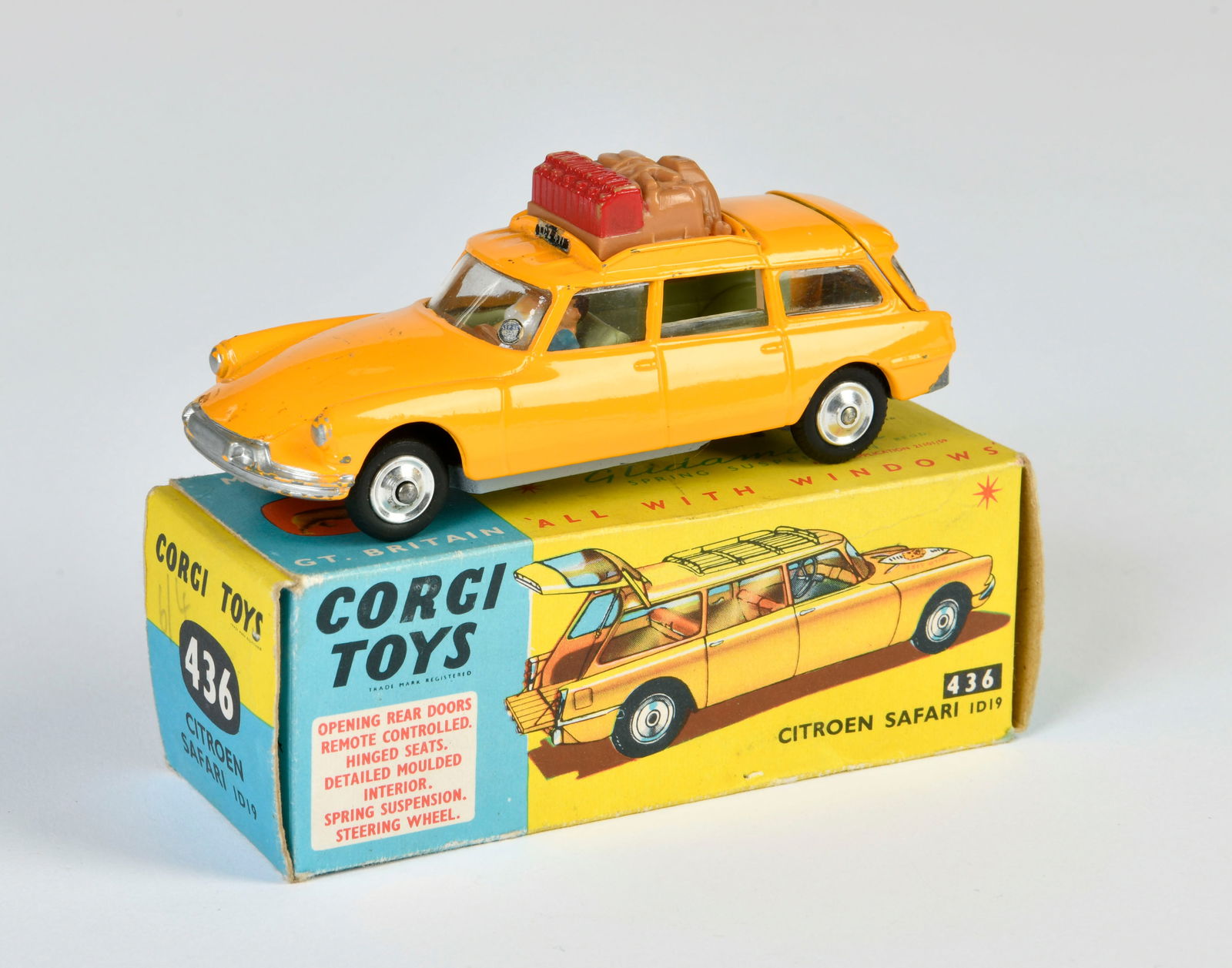 Corgi Toys, 436 Citroen Safari (1 of 2)