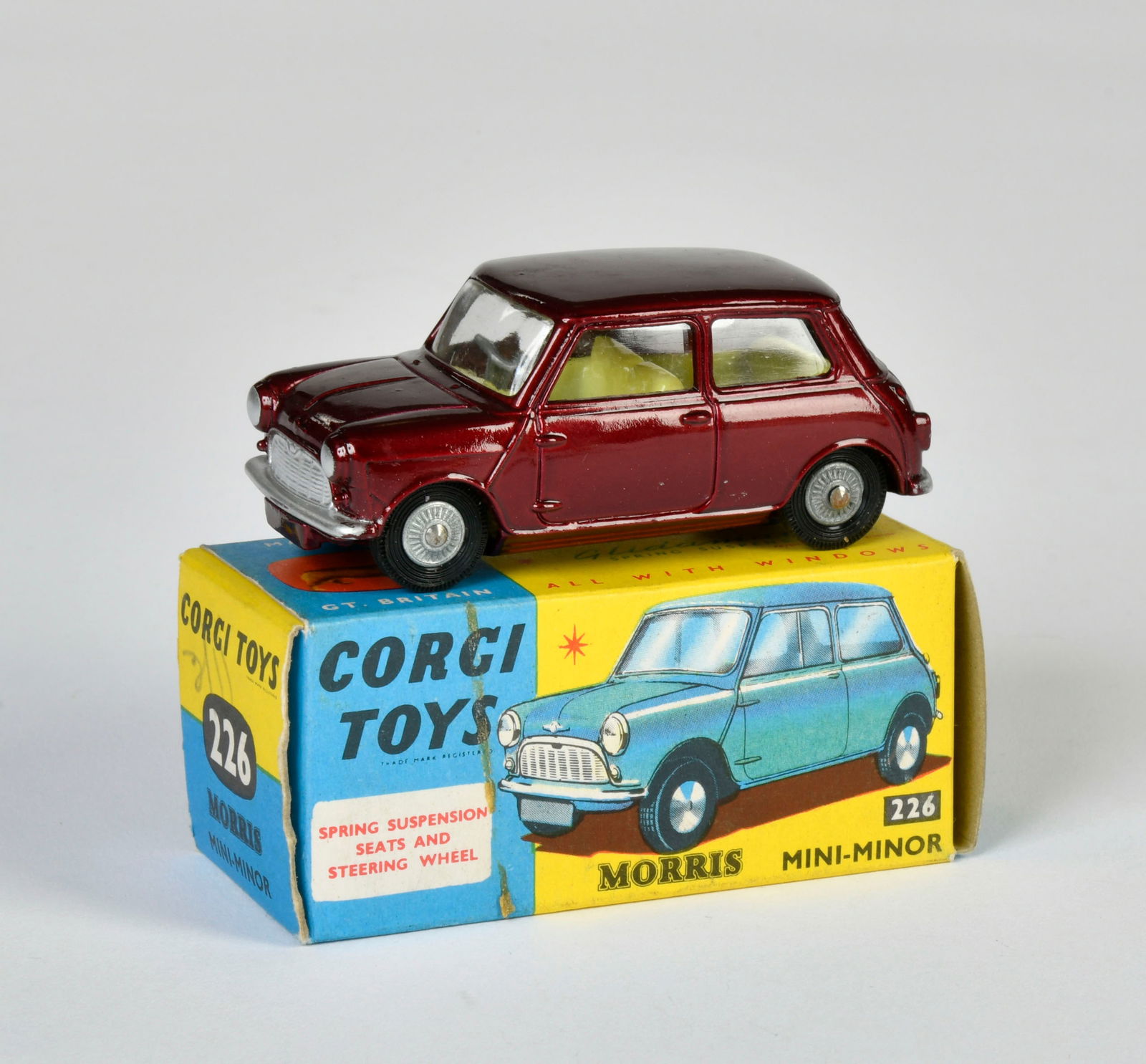 Corgi Toys, 226 Morris Mini-Minor (1 of 2)