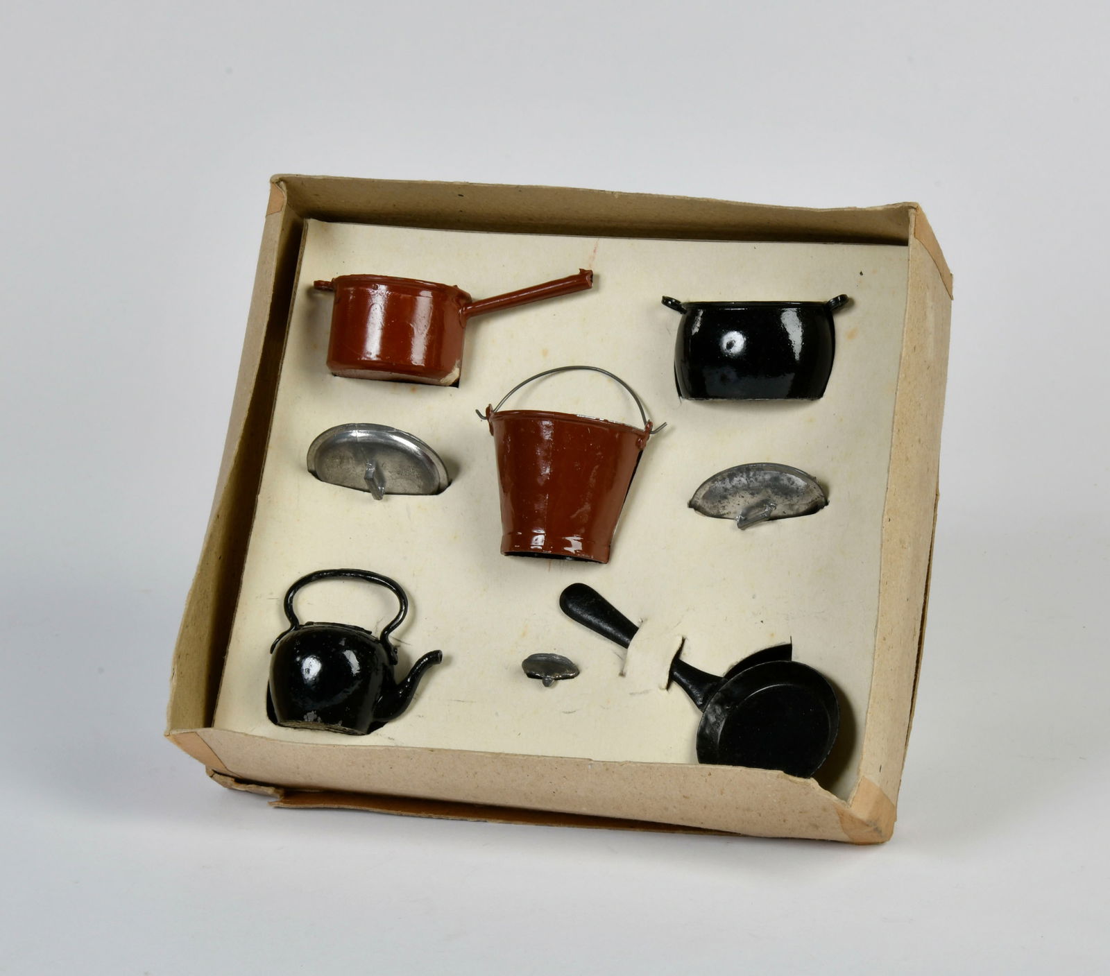 Puppen-Kuchen-Geschirr (1 of 1)