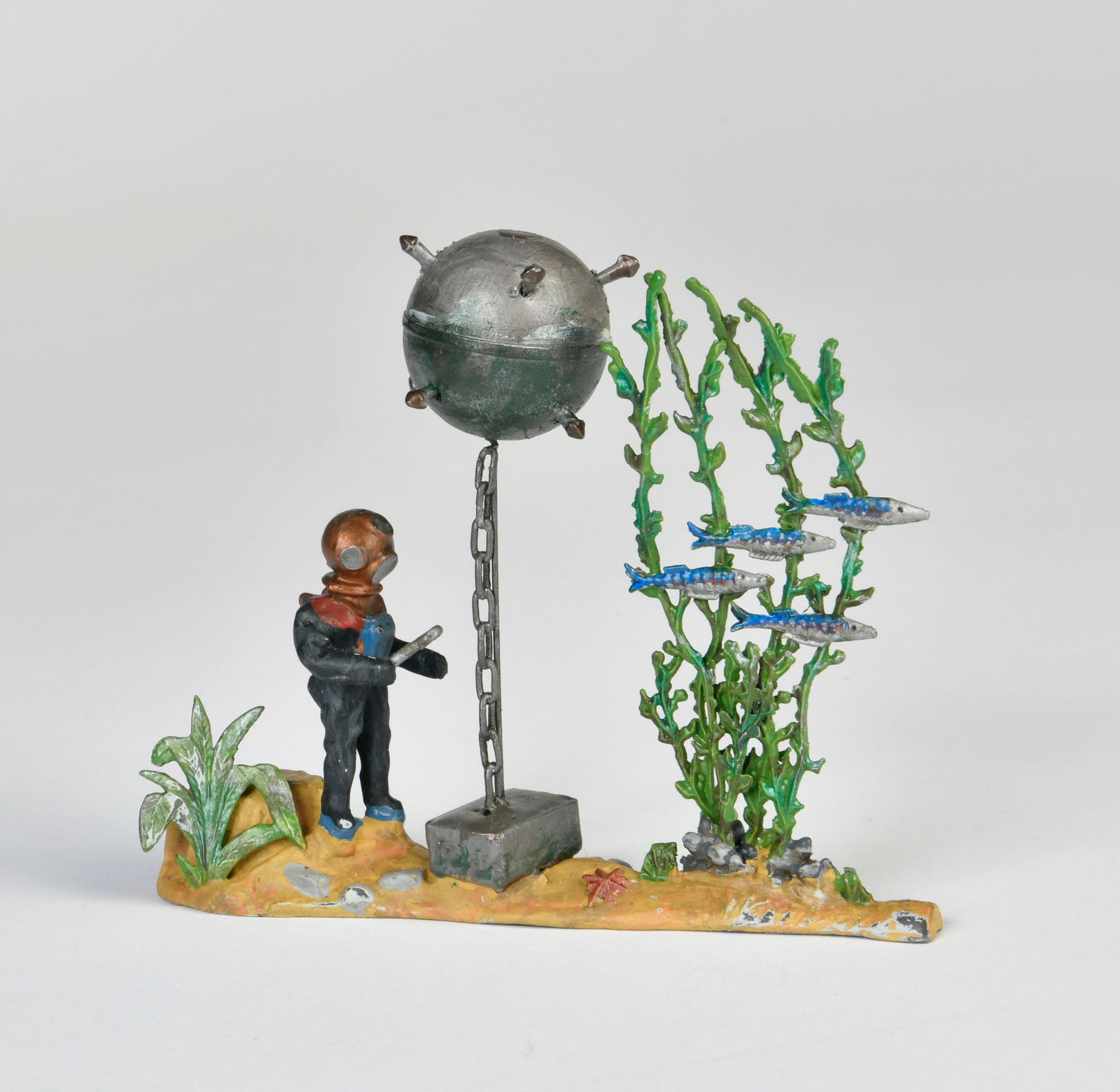 Taucher mit Ankertaumine: Diver with mine, 12 cm, pewter, min. paint d.