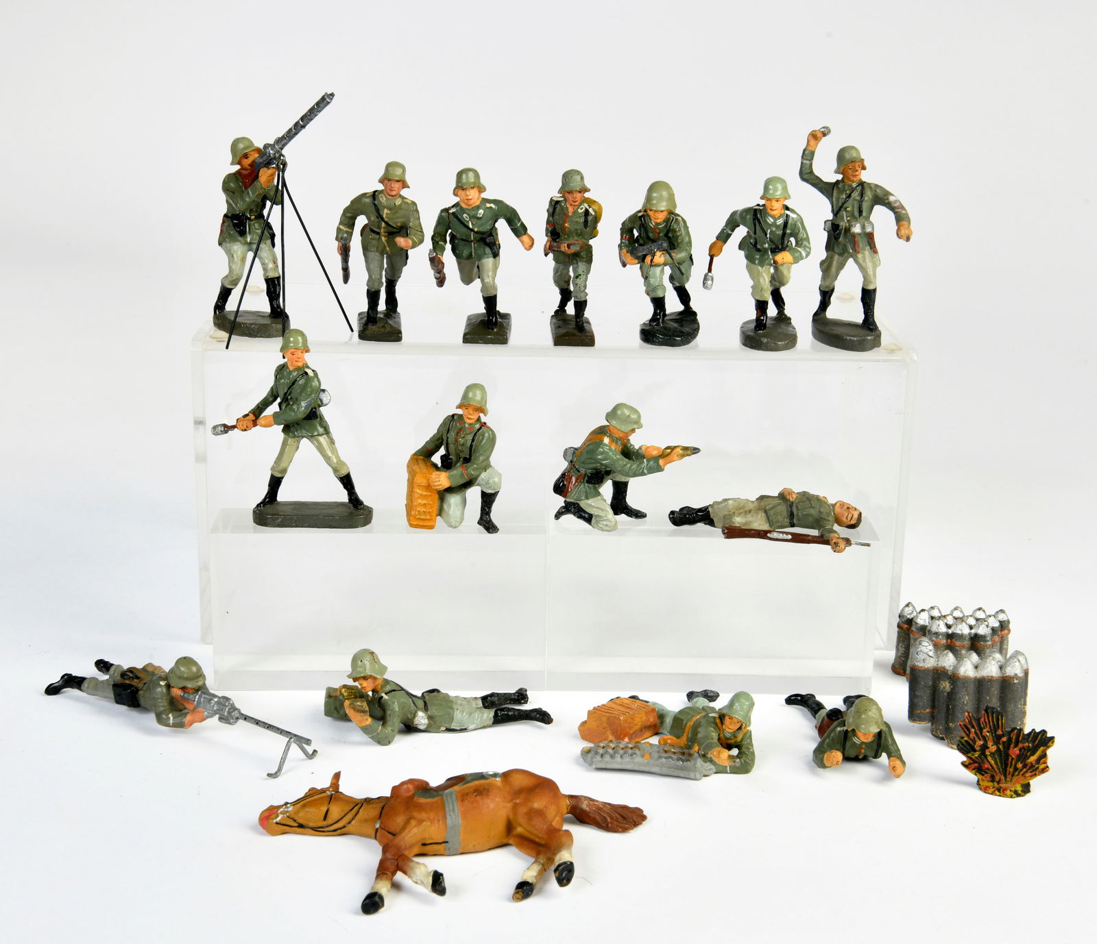 Elastolin, Lineol, Soldaten im Kampfgeschehen (1 of 1)