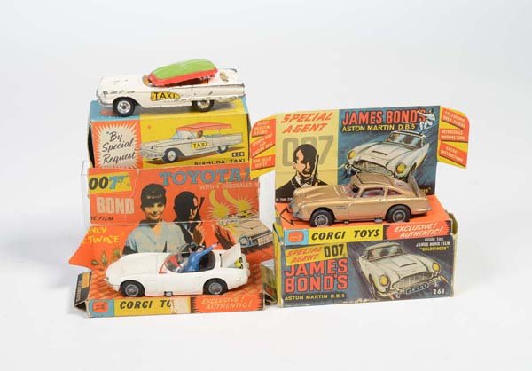 Corgi Toys: English:Corgi Toys, 2x James Bond Car + Bermuda Taxi, 1:43, original box condition 2+/4+, 1x condition 1/2x condition 4 Deutsch:Corgi Toys, 2x James Bond Auto + Bermuda Taxi, 1:43, Okt Z 2+/4+, 1x Z1/